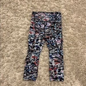 Lululemon time to sweat crop